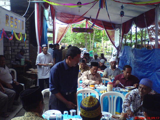 Naas! Iseng Pelorotkan Celana Teman Saat Hajatan, Lelaki Ini Malah Tewas Ditikam.