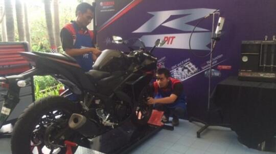 Tips Merawat Motor Secara Rutin pada Yamaha R15