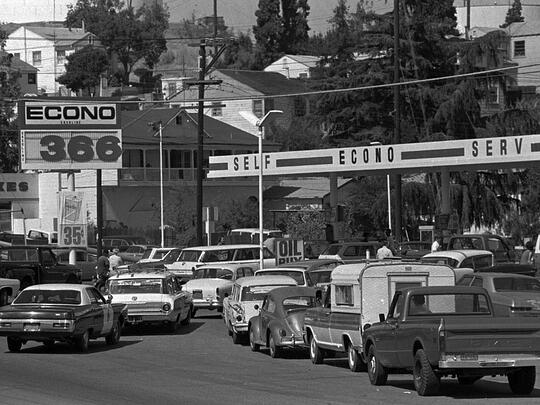 Stagflasi 1970-an : Ketika Keynesian Dibuat Tak Berkutik