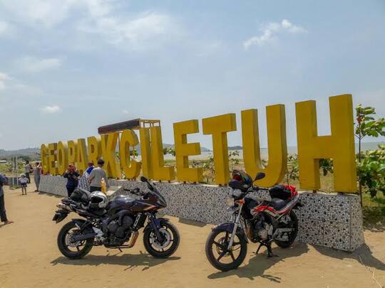 Touring Dengan Motor Enak Sendiri Atau Rame-Rame?