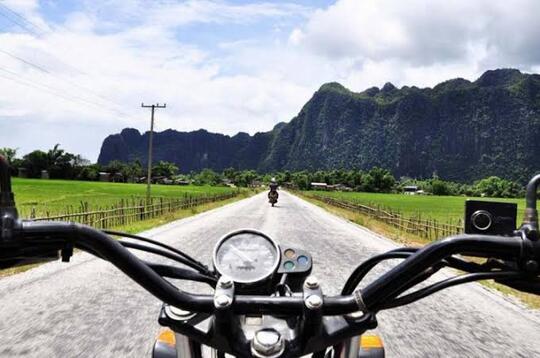 Touring Dengan Motor Enak Sendiri Atau Rame-Rame?