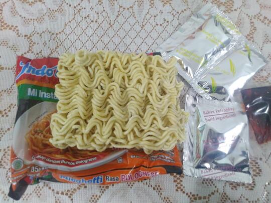 Mie Atau Spagetti? Review Indomie Miegetthi Rasa Bolognese