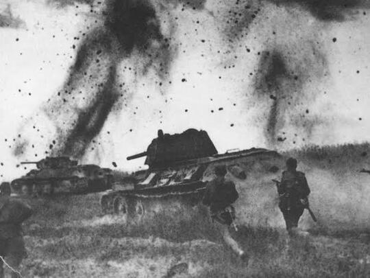 Suaminya Tewas, Mariya Nekat Beli 'TANK' Dan Perang Lawan Pasukan NAZI