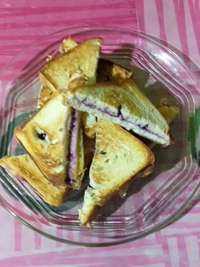Cemilan Buatan Si Kecil, Roti Bakar Mantaps!