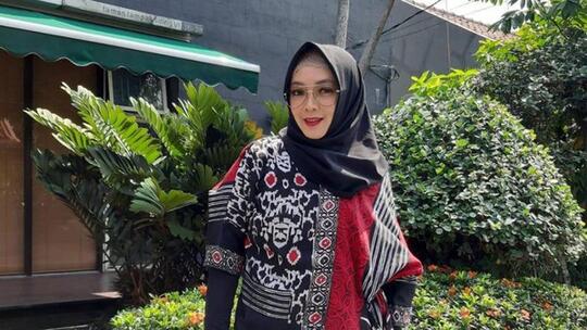 Rina Gunawan Meninggal Dunia
