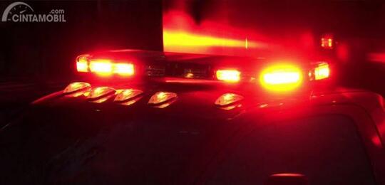 Baca! Biar Kagak Gagal Faham, Ini Perbedaan Warna Lampu Rotator Dan Fungsinya
