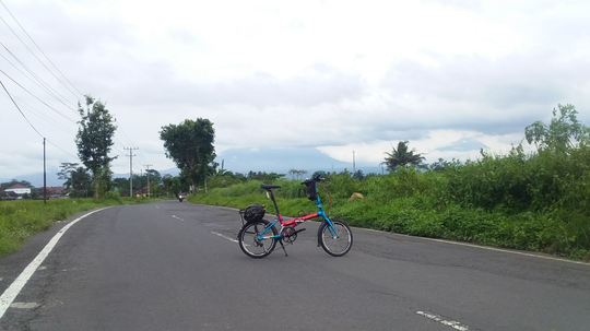 Mencari Jalan Menanjak dan Touring menggunakan Sepeda Lipat, Apa bisa?