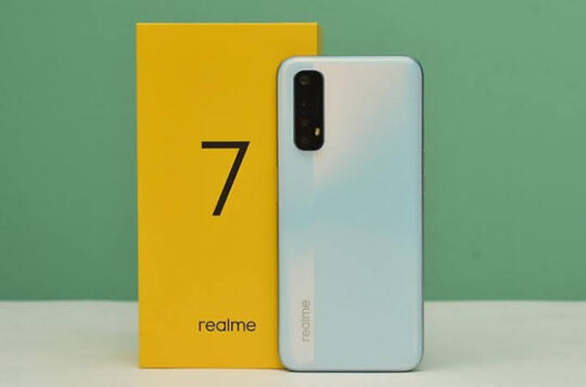 7 Handphone Kini Banting Harga Bulan Maret 2021 Yang Awal Rilis Mahal, Lihatin Yuk!