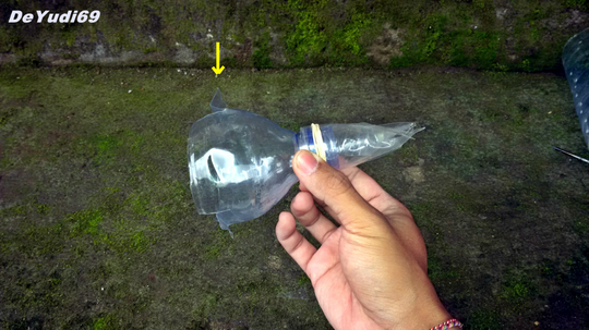 Cara Mudah Membuat Bubu Belut dari Botol Plastik Bekas
