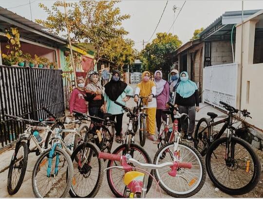 Bersepeda Bareng Emak-emak di Kala Weekend Dari Cuci Mata Hingga Me Time