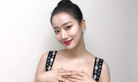 Efek Isu Bullying, Naeun April Batal Tampil di 'Model Taxi'