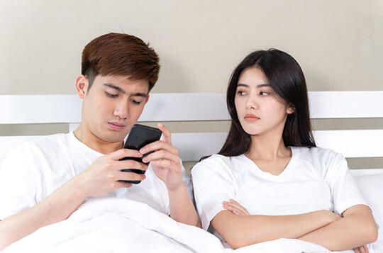 Benarkah Selingkuh Nikmat, atau Hanya Kesenangan Sesaat? Dibalik Ghosting dan Gelayy