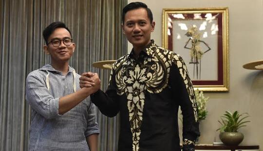Gibran Melangkah Pasti, AHY Melangkah Kemana?