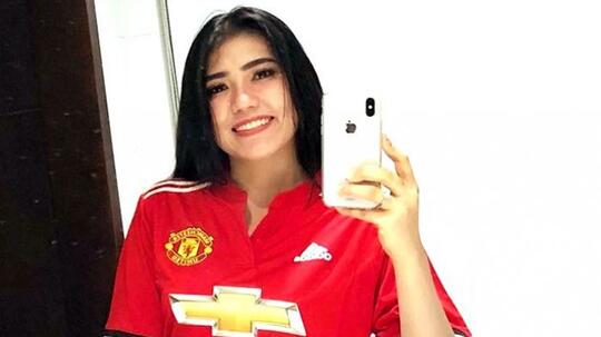 Inilah 4 Penyanyi Indonesia Penggemar Manchester United