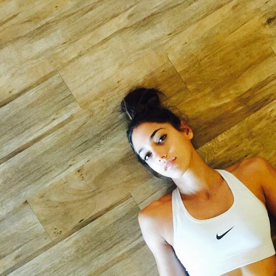Indahnya Paras Allison Stokke Sang Bidadari Atlet Lompat Galah