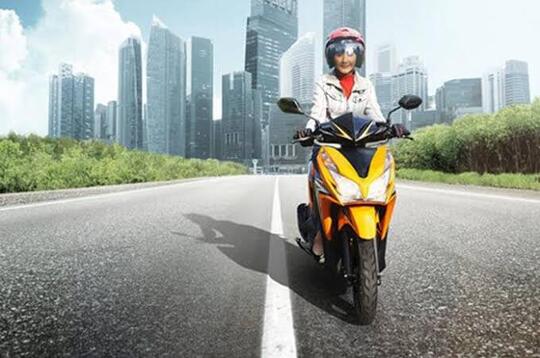 Cowok Gak Bisa Mengendari Motor, Wajar Gak Sih?