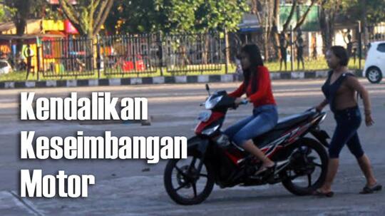 Cowok Gak Bisa Mengendari Motor, Wajar Gak Sih?