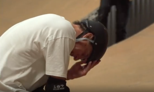 Skateboarder Tony Hawk Lakukan Trik 540 Terakhir Kalinya dengan Penuh Haru