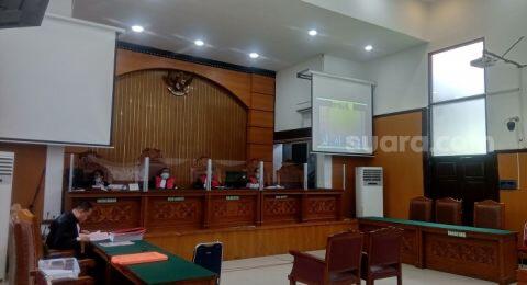 Gus Nur Hadapi Tuntutan Jaksa, Tim Pengacara Ogah Masuk Ruang Sidang