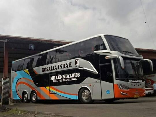 Sejarah PO Rosalia Indah - Nama Bus Ini Diambil dari Nama Anak Pertama Sang Pemilik