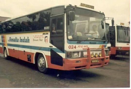 Sejarah PO Rosalia Indah - Nama Bus Ini Diambil dari Nama Anak Pertama Sang Pemilik