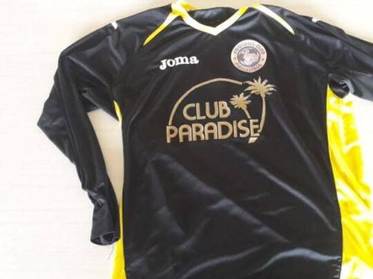 5 Sponsor Tim Sepak Bola Paling Aneh gan ,