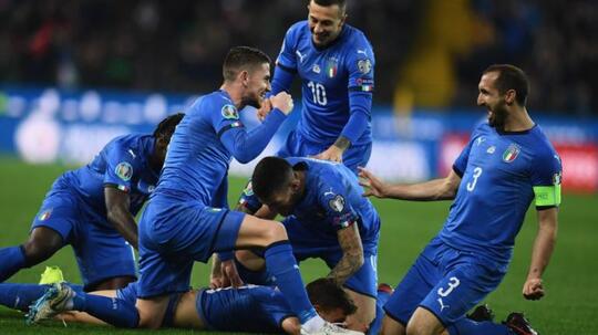 Mancini Catat Rekor 25 Laga Tak Terkalahkan Bersama Italia, Calon Juara EURO 2020?