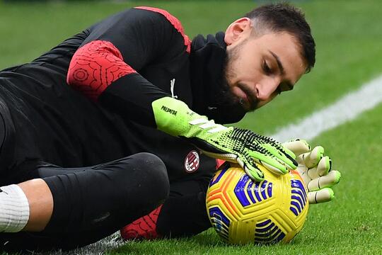 Drama Perpanjangan Kontrak Donnarumma Berlanjut, Pertahankan atau Lepasin Aja nih?