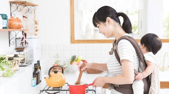 Menjadi Ibu Rumah Tangga Itu Jenuh!! Kenapa Solusinya Banyak Yang Selingkuh?