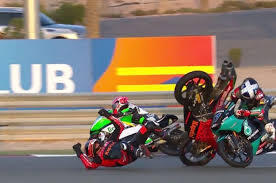 Seru!! 2 Rider Bule Membawa Nama Indonesia - Malaysia, Baku Hantam Di Sirkuit MotoGP