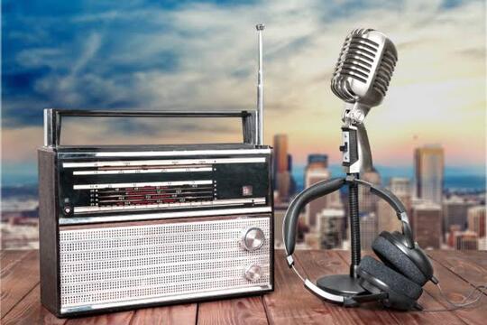 Zaman Now!! Masih Ada Yang Mendengarkan Radio Atau Sudah Ditinggalkan?