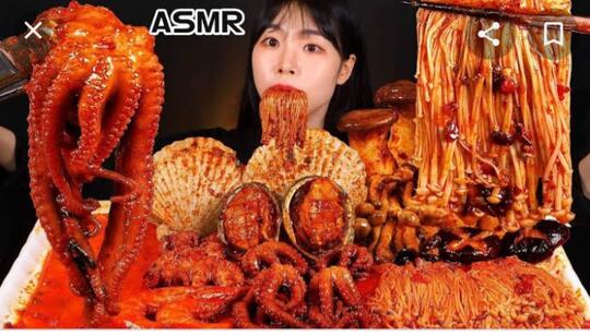 Nonton Mukbang, Bikin Lapar Atau Malah Mual?