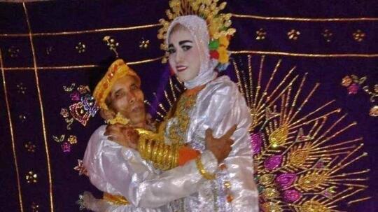 Pria 58 Tahun Di Bone, Melamar Ibunya Malah Dapat Anaknya 19 Tahun