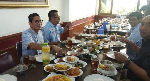Antara Restoran Padang Vs Warteg, Manakah Yang Paling Agan Suka?