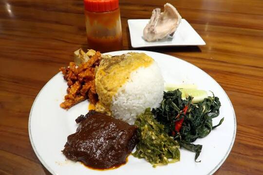 Antara Restoran Padang Vs Warteg, Manakah Yang Paling Agan Suka?