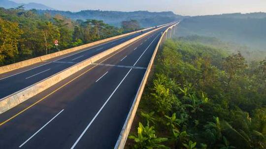 Bukan Jalan Bebas Hambatan, Inilah Singkatan dari Jalan Tol!