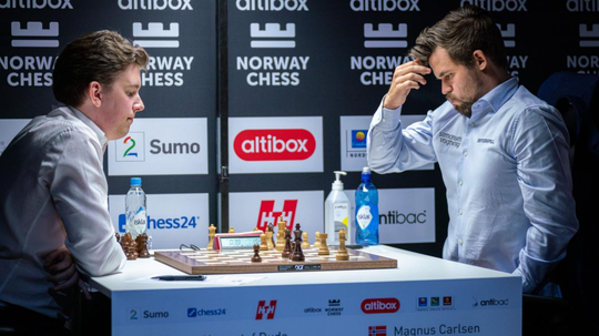 Duda Muda Mematahkan Rekor Tak Pernah Kalah Magnus Carlsen Pecatur Nomer Satu Dunia