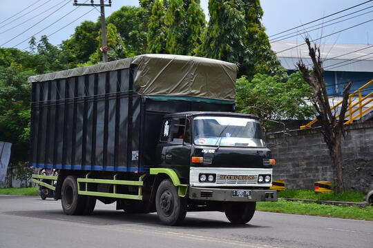 Inilah Alasan Kenapa Bus Dan Truk Memakai Mesin Diesel