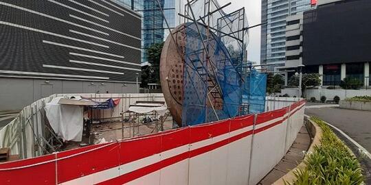 Warga Ramai-Ramai Kritik Pembangunan Tugu Sepeda di Jalan Sudirman Jakarta