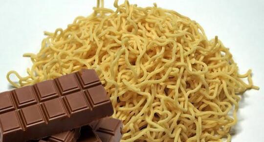 Makan Mie dan Coklat Secara Bersamaan Bisa Bikin Meninggal, Kalian Percaya?