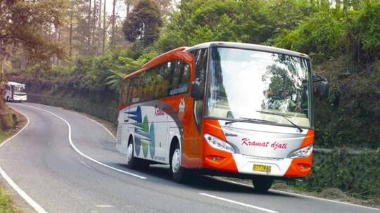 Kramat Djati, Bus Putih Nan Legendaris Pelari Lintas Sumatera Jawa Bali