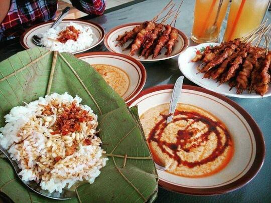 9 Ragam Sate Khas Jawa Tengah yang Dijamin Menggugah Selera Saat Pulang Kampung
