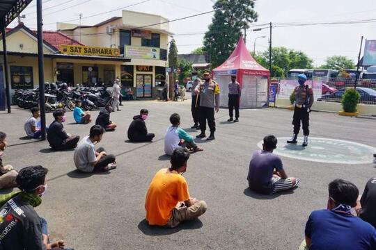 Dulu Permainan Sekarang Jadi Bentuk Tawuran, Inilah Aksi Perang Sarung Bulan Ramadhan