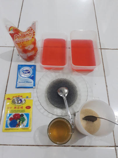 Takjil Hemat, Minuman Segar Manis Warna-warni, Mudah Membuatnya Gan!