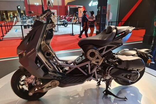 Skutik Baru Italjet Dragster Di Ajang IIMS Hybrid 2021