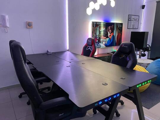 Serunya Staycation di Gaming Room Bareng Temen Saat Ramadhan