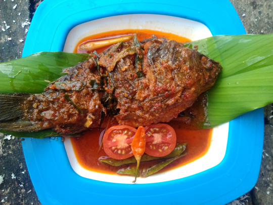 Pesmol Ikan Mas, Kuliner Khas Sunda Pelengkap Menu Berbuka Puasa Yang Lezatnya Nampol