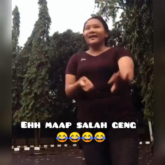 Salah Server,Cewek Cantik Ini Ngonten Dengan Orang Tak Dikenalnya, Aduh Malunya