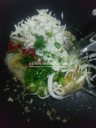 Segarnya Es Timun Berpadu Gurihnya Mie Goreng Jawa, Bikin Buka Puasa Makin Manis!