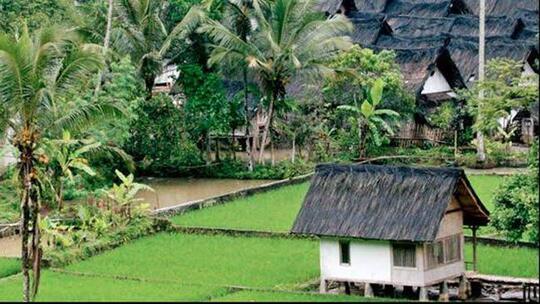 Kampung Naga Tasikmalaya, Perkampungan Unik Tanpa Listrik Pelestari Adat dan Budaya!